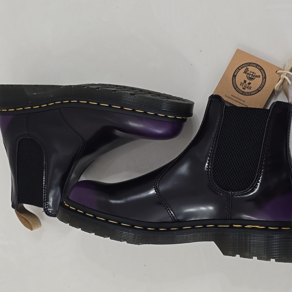 NWT Dr Martens Vegan 2976 Chelsea Boots - Picture 6 of 14